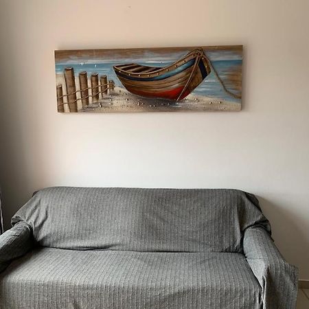 Comfortable 2 Bedroom Apartment In Popular Limnaria Gardens Пафос Екстериор снимка