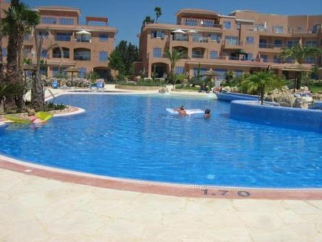 Comfortable 2 Bedroom Apartment In Popular Limnaria Gardens Пафос Екстериор снимка