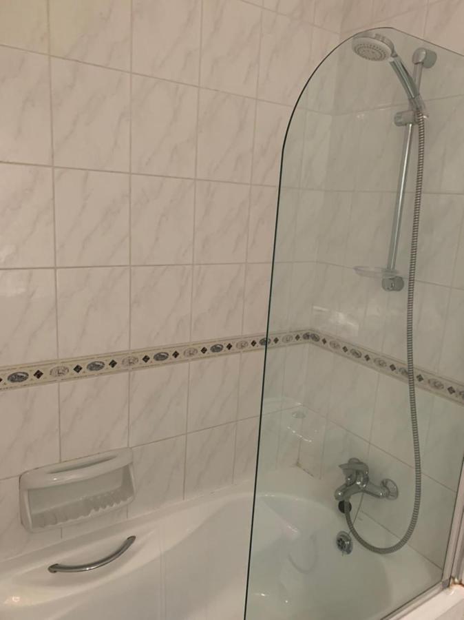 Comfortable 2 Bedroom Apartment In Popular Limnaria Gardens Пафос Екстериор снимка